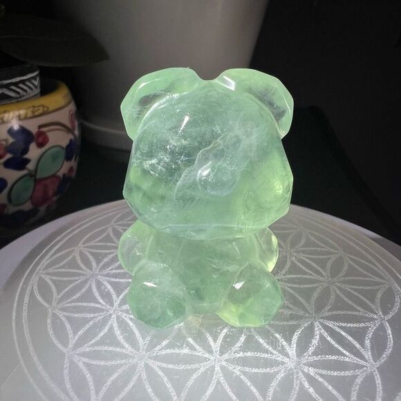 Green Fluorite Crystal Teddy Bear Carving‎ UV Reactive - Picture 3 of 12